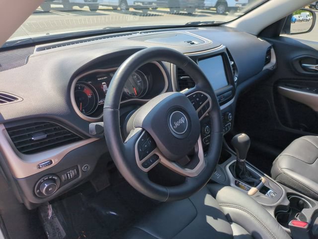 Used 2018 Jeep Cherokee Limited AWD/4WD image 15