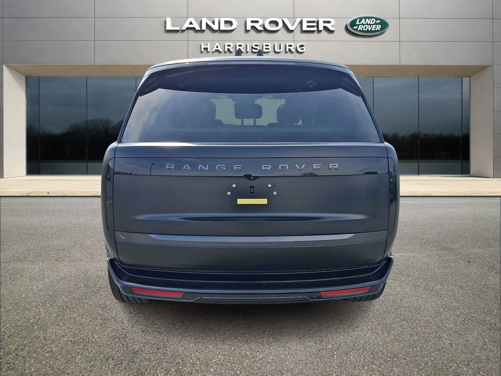 Used 2026 Land Rover Range Rover SE image 3