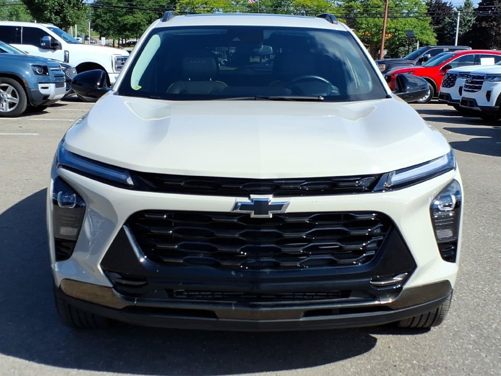 Used 2026 Chevrolet Trax ACTIV w/ Sunroof Package FWD image 8