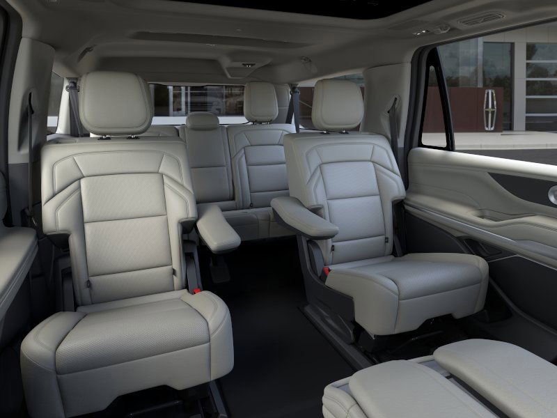 New 2025 Lincoln Navigator L Reserve image 11