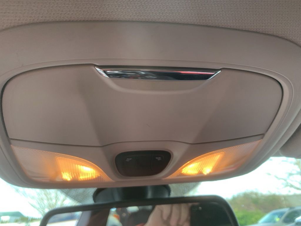 Used 2018 Jeep Cherokee Latitude w/ Altitude Package image 21