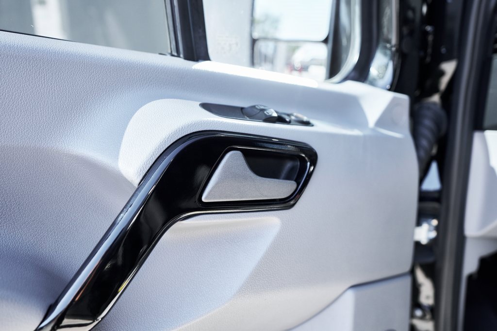 Used 2017 Mercedes-Benz Sprinter 3500 image 23