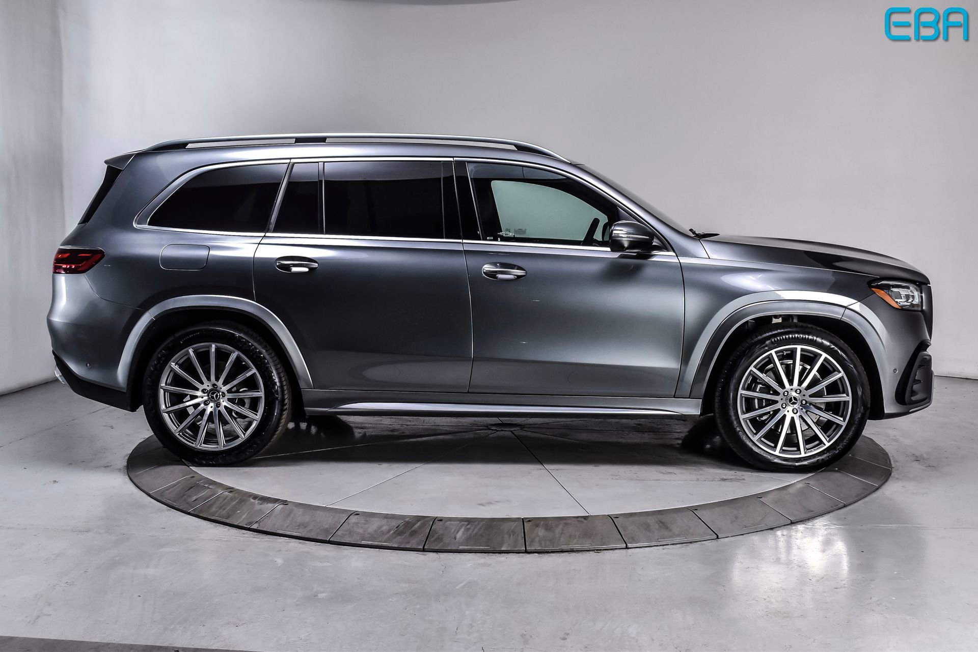 Used 2025 Mercedes-Benz GLS 450 4MATIC image 7