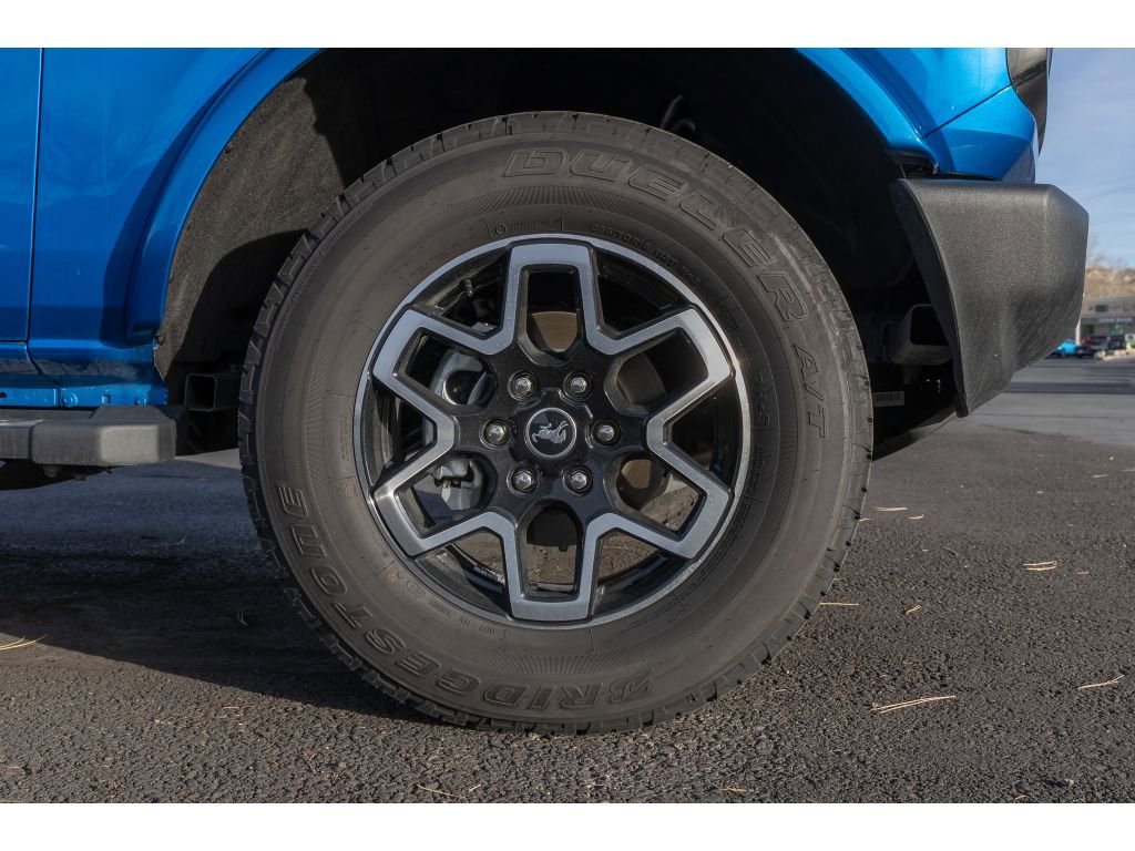 Used 2024 Ford Bronco Outer Banks image 9