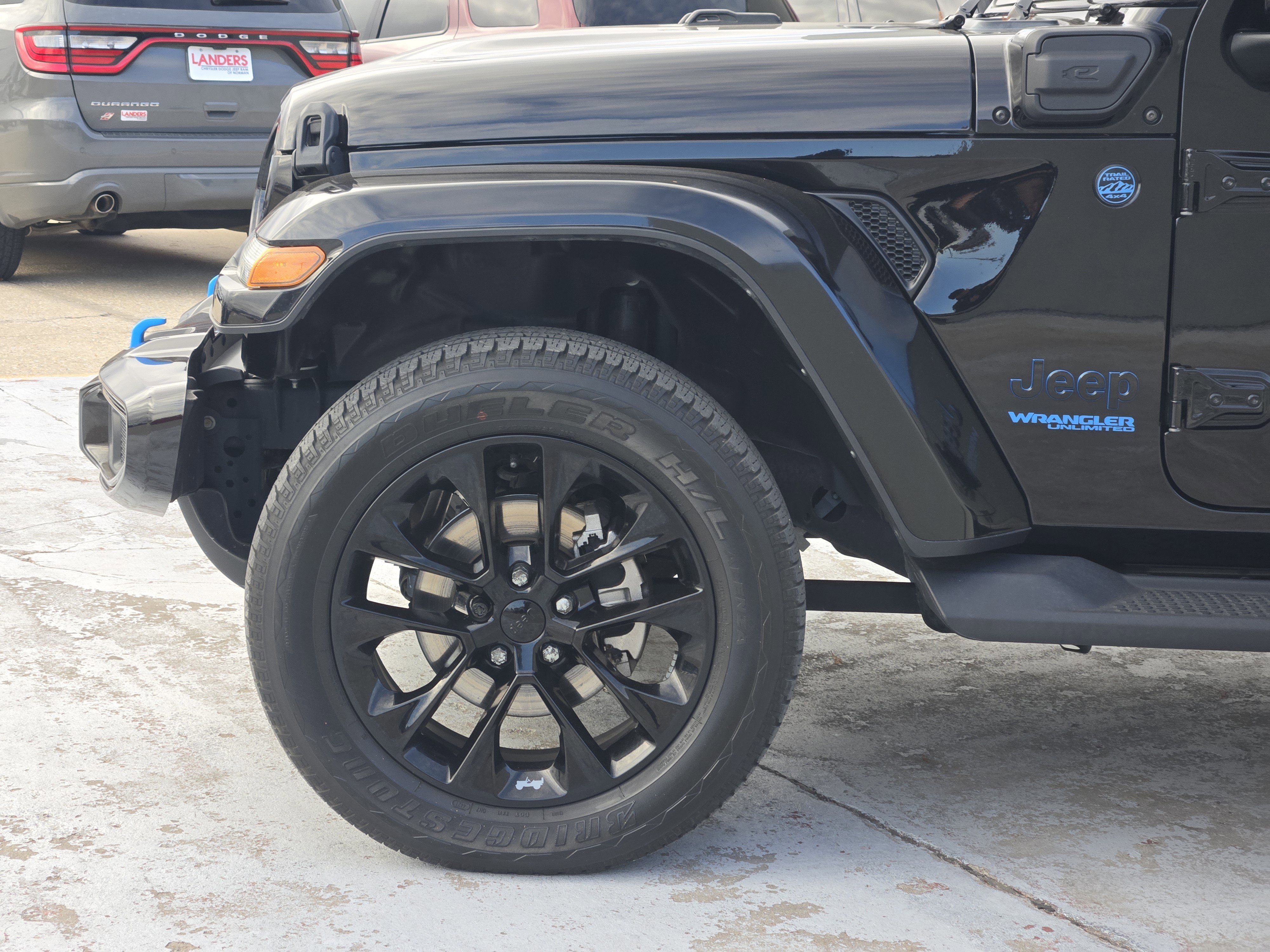 Used 2021 Jeep Wrangler Unlimited Sahara image 9