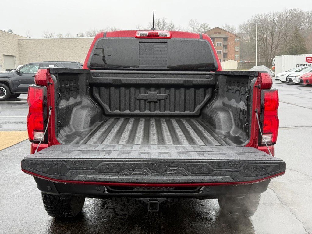 Used 2025 Chevrolet Colorado ZR2 w/ Technology Package image 4