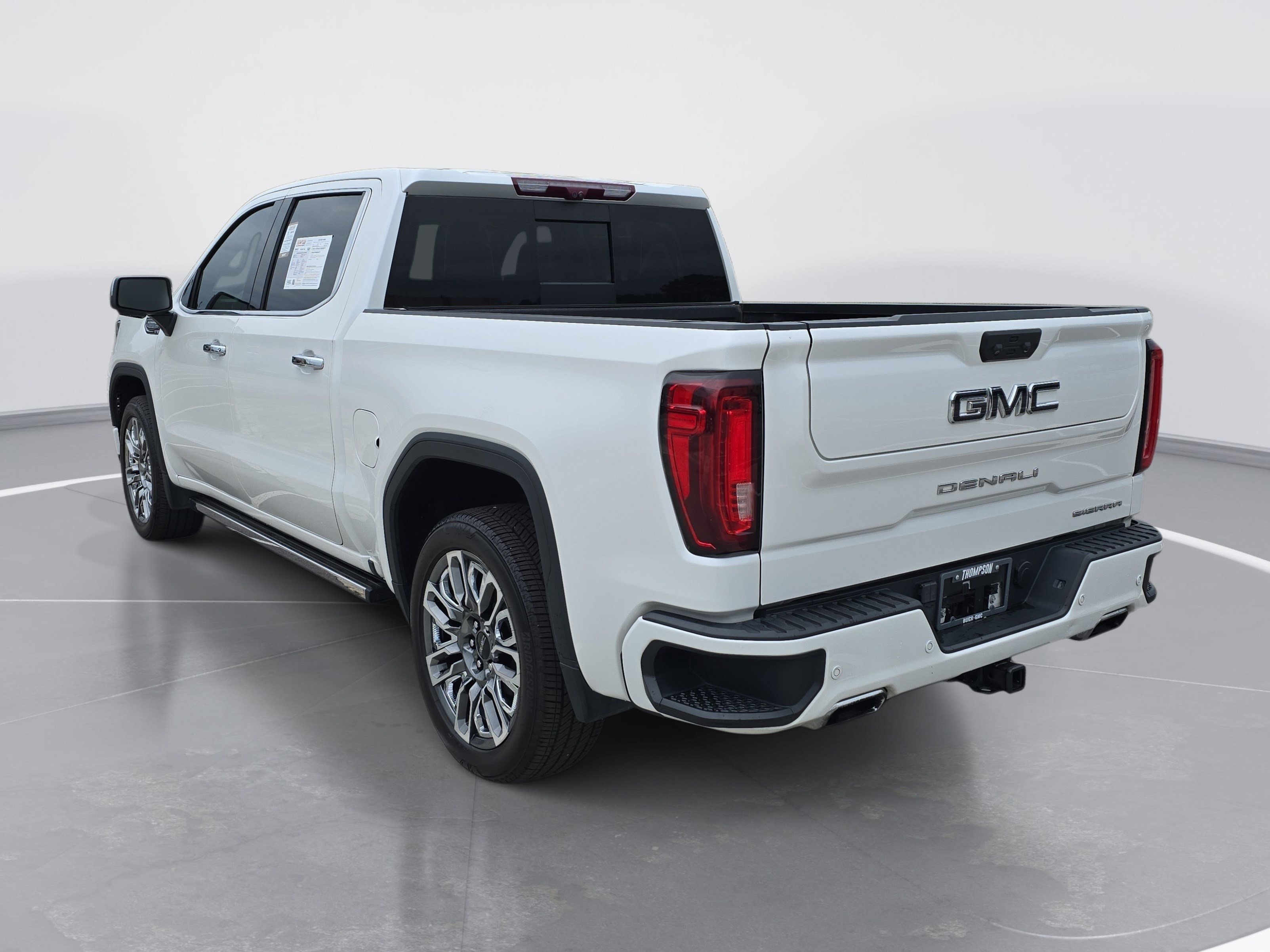 Used 2023 GMC Sierra 1500 Denali Ultimate AWD/4WD image 5