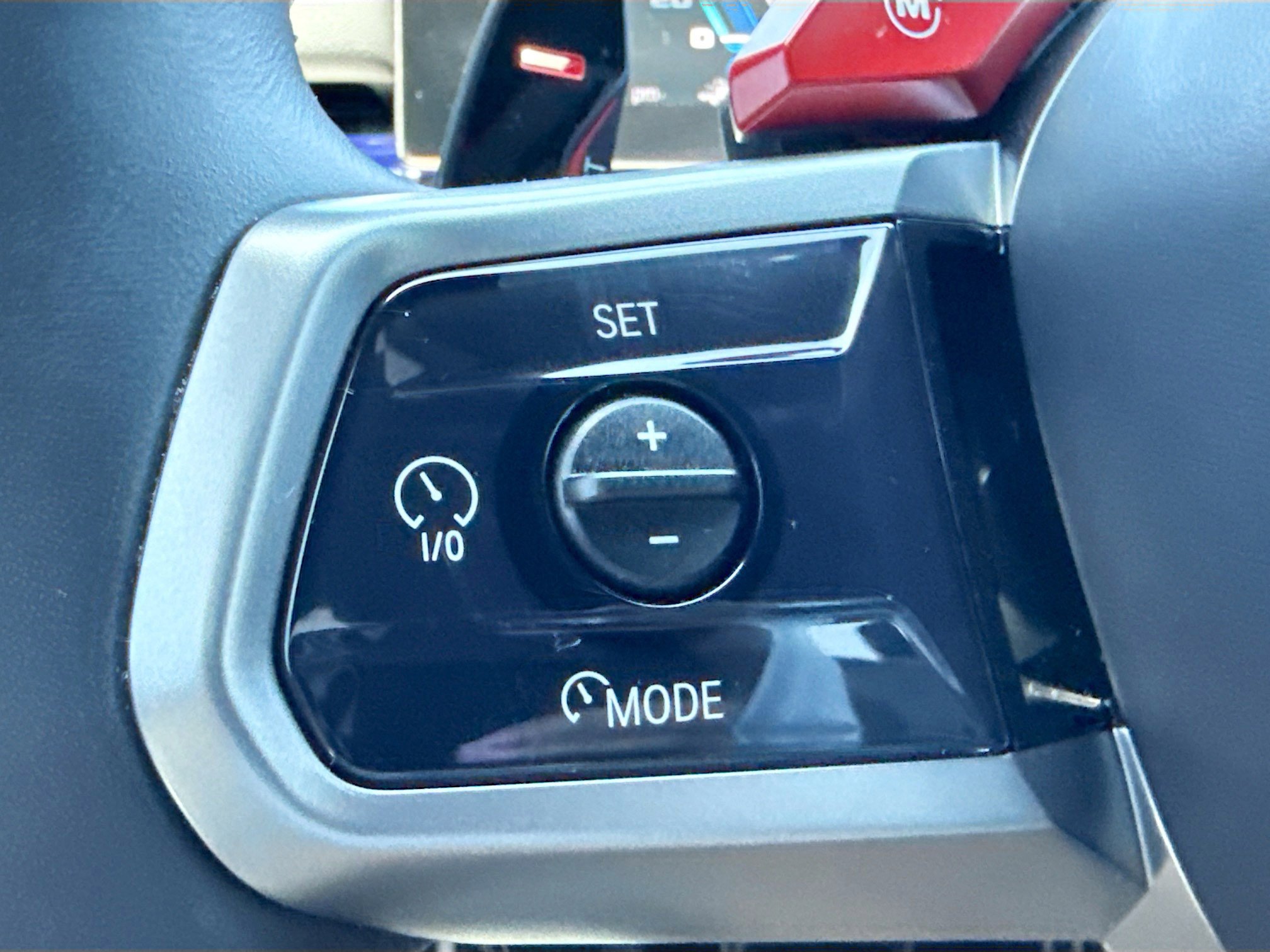 Used 2025 BMW M5 w/ Executive Package image 37