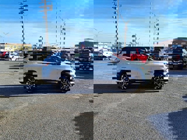 Used 2024 Jeep Compass Limited image 2