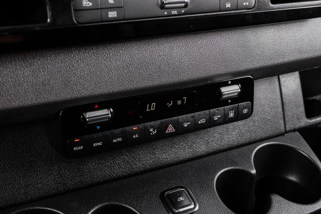 Used 2025 Mercedes-Benz Sprinter 2500 w/ Dashboard Charging Package image 22