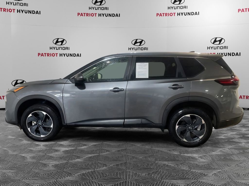 Used 2024 Nissan Rogue SV image 8