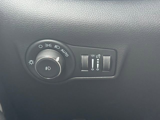 Certified 2025 Jeep Compass Limited w/ Elite Group AWD/4WD image 24