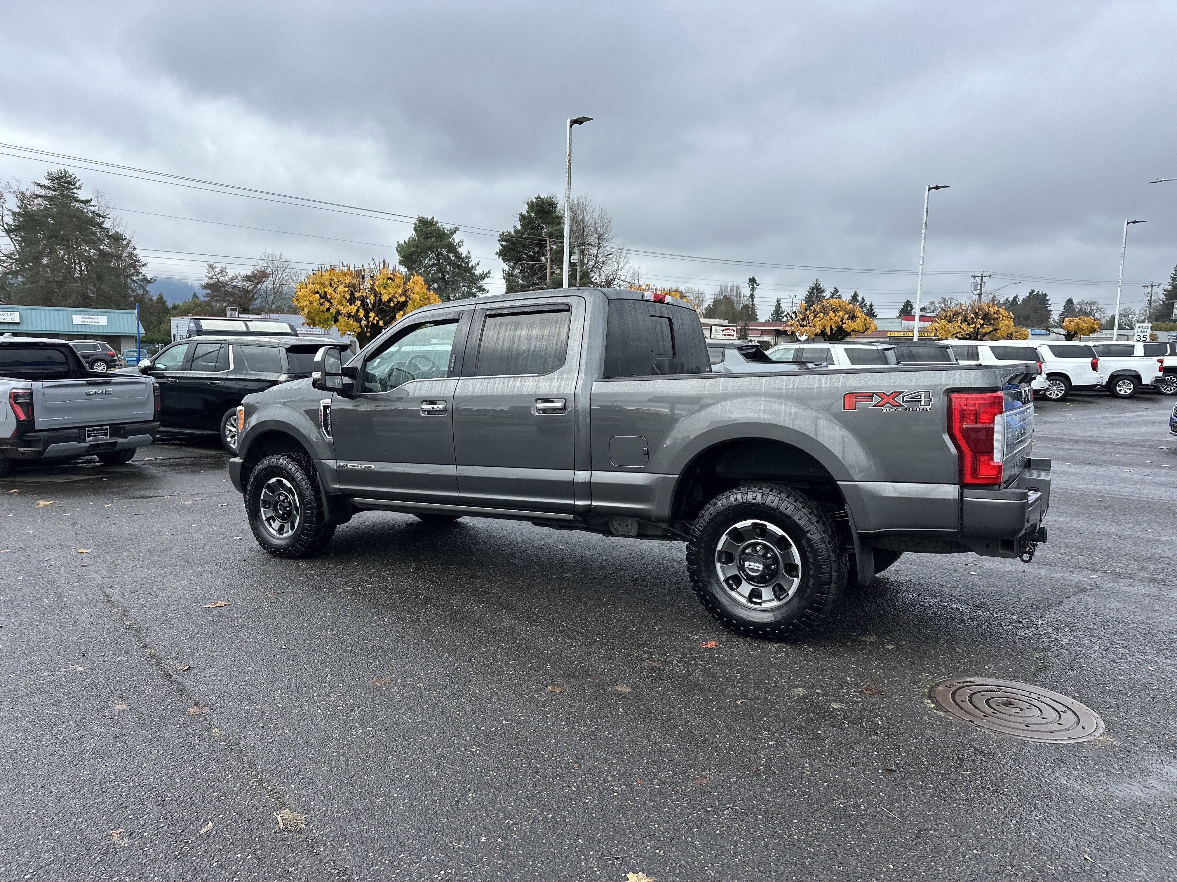 Used 2019 Ford F250 Platinum w/ Platinum Ultimate Package image 3