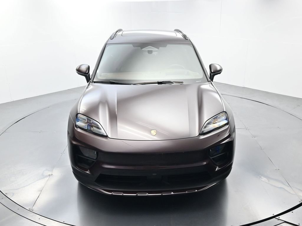 Certified 2025 Porsche Macan Electric image 43