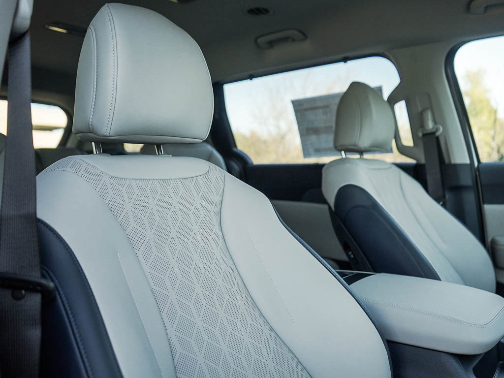 New 2026 Kia Carnival EX FWD image 12