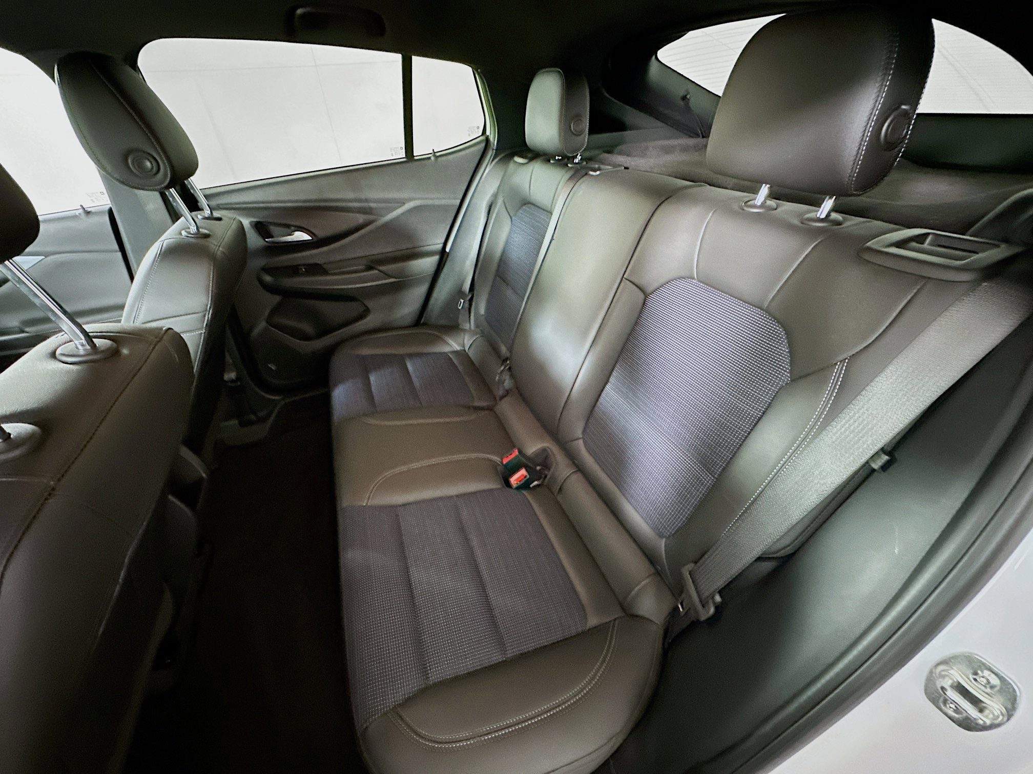 Used 2025 Buick Envista Preferred FWD image 27