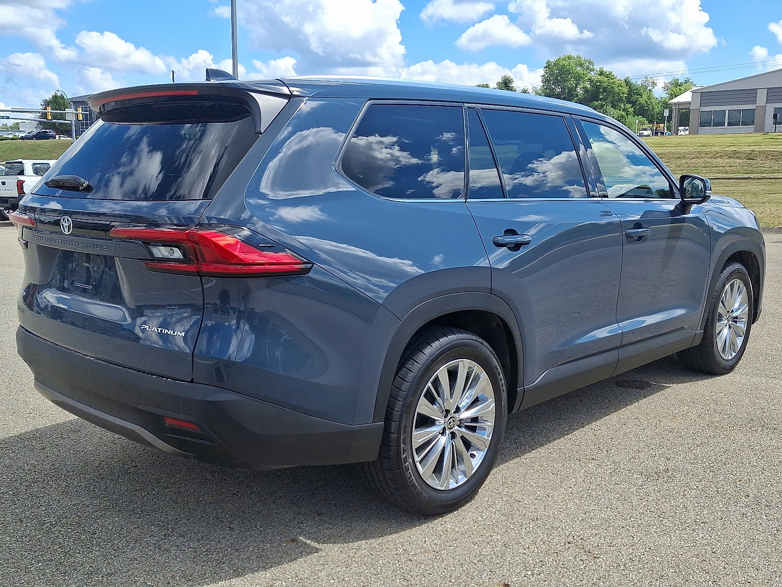 Used 2024 Toyota Grand Highlander AWD image 6