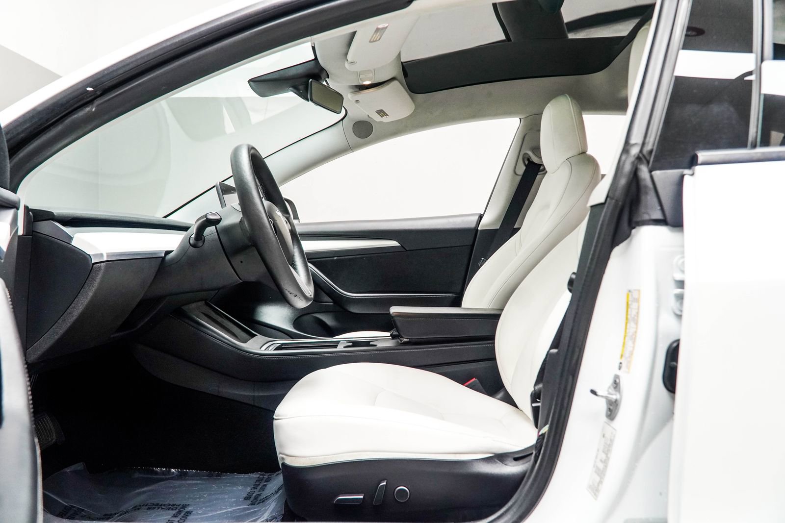 Used 2021 Tesla Model 3 Standard Range Plus image 29