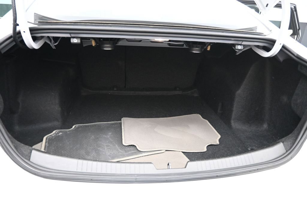 Used 2024 Chevrolet Malibu LT FWD image 20
