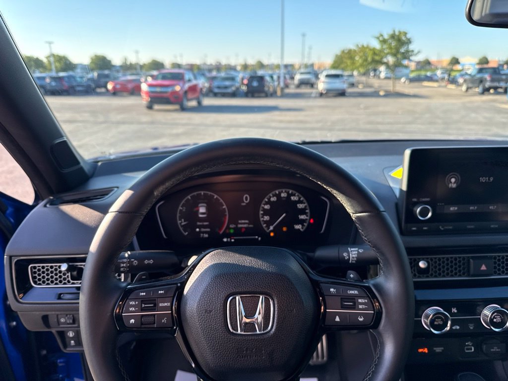 Used 2023 Honda Civic Sport image 13
