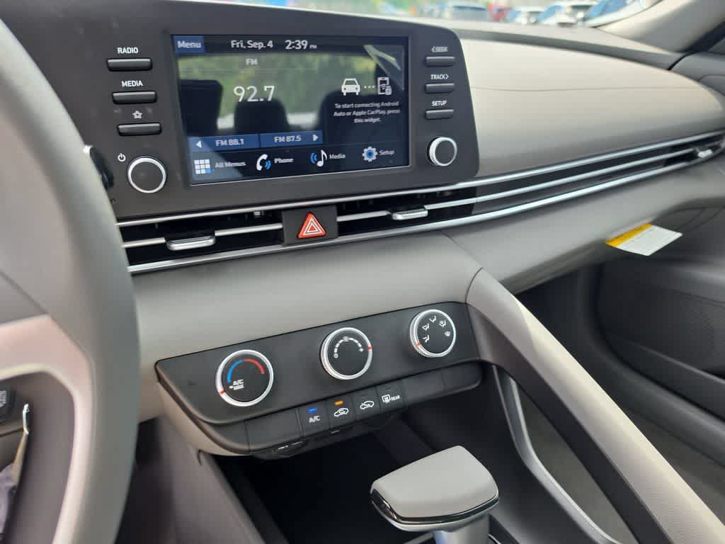 New 2026 Hyundai Elantra SE FWD image 28