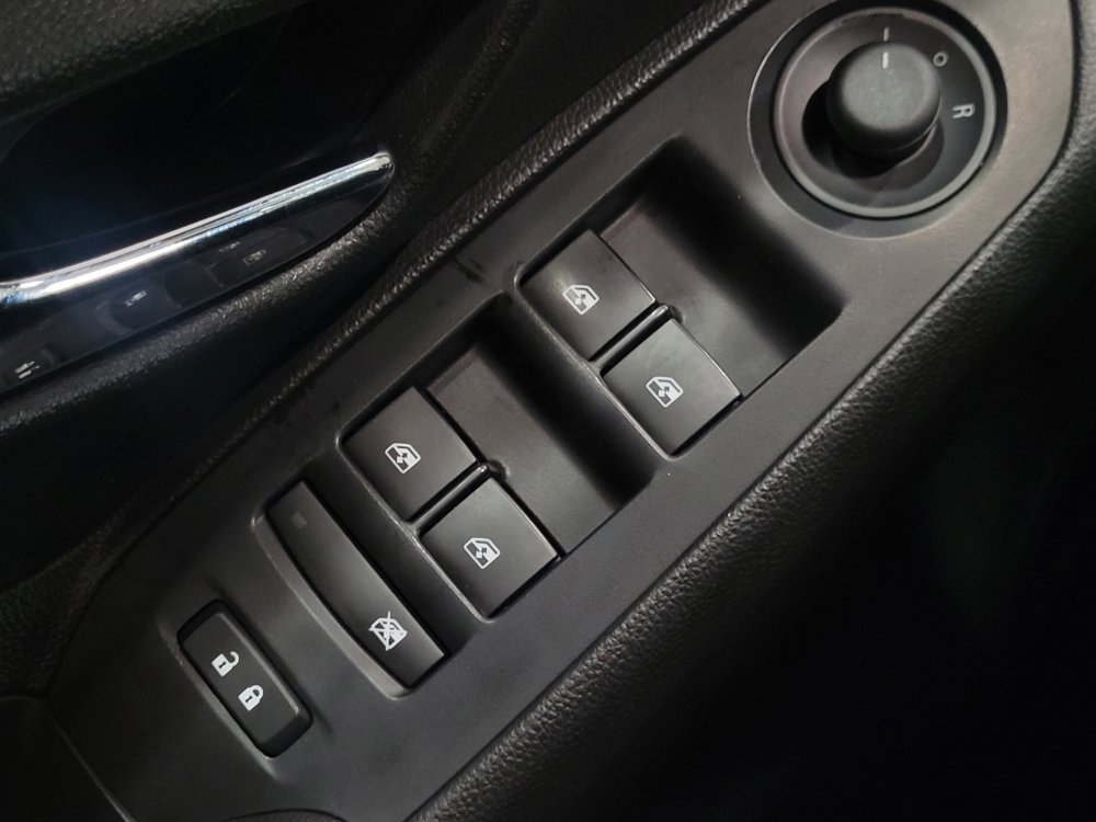 Used 2020 Chevrolet Trax LT w/ LT Convenience Package image 27