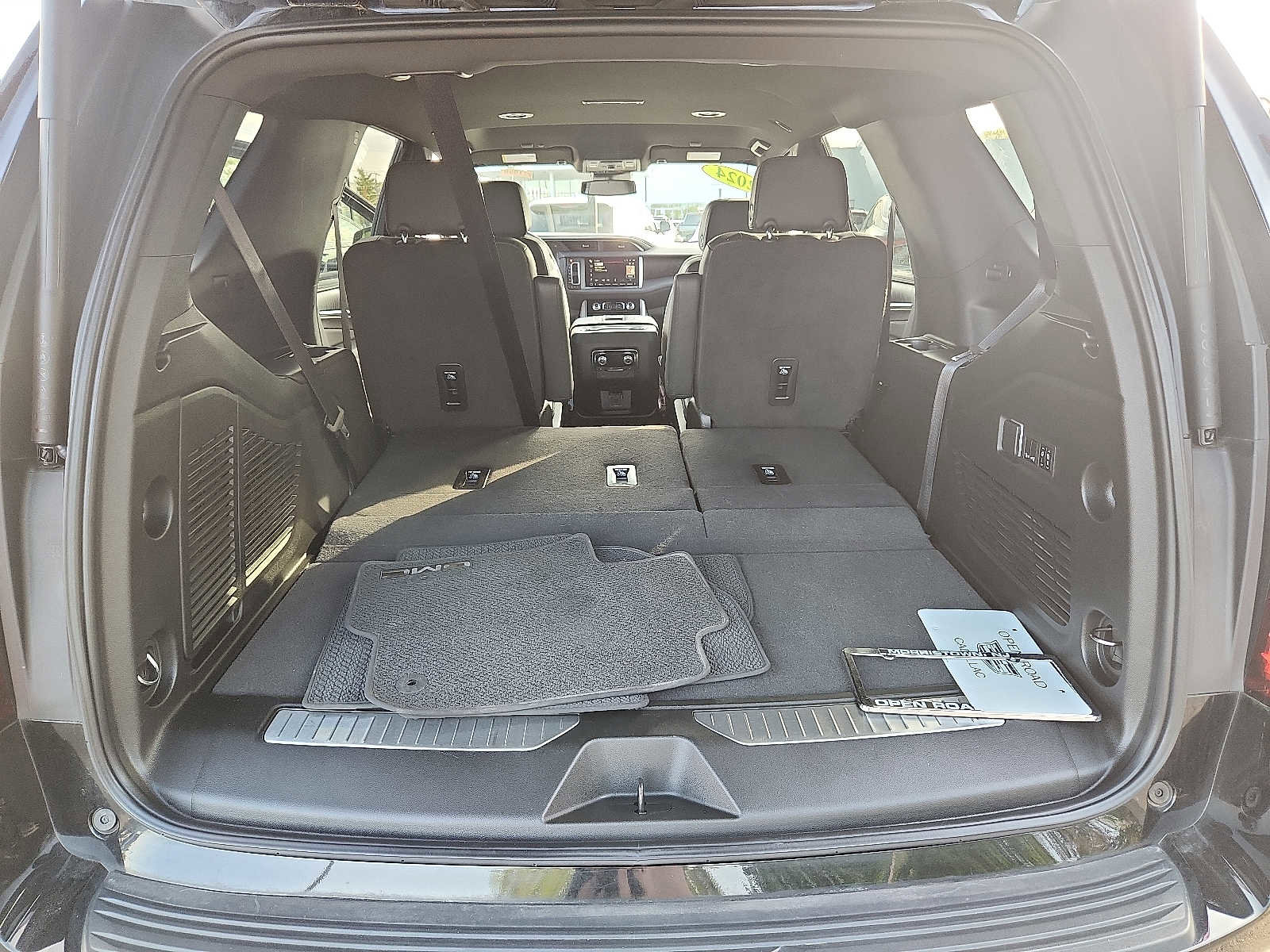 Used 2024 GMC Yukon Denali AWD/4WD image 26