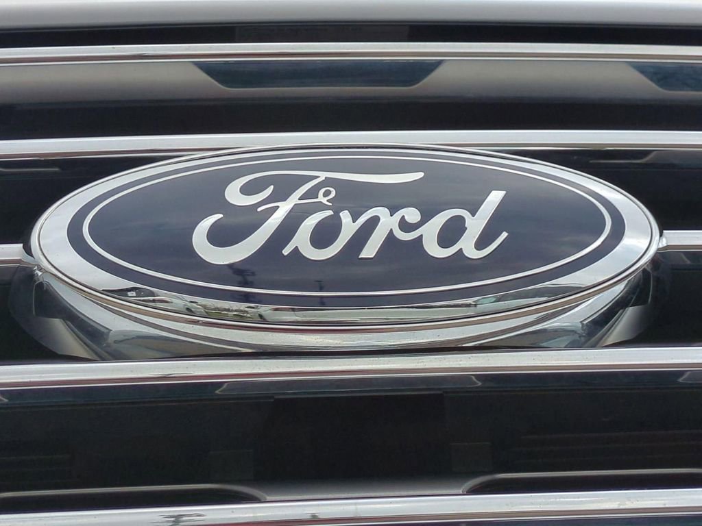 Used 2023 Ford Edge Titanium AWD/4WD image 9