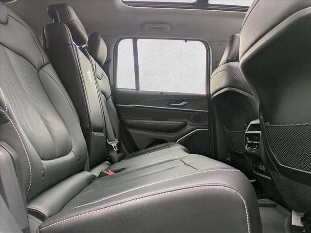 Used 2023 Jeep Grand Cherokee 30th Anniversary AWD/4WD image 19