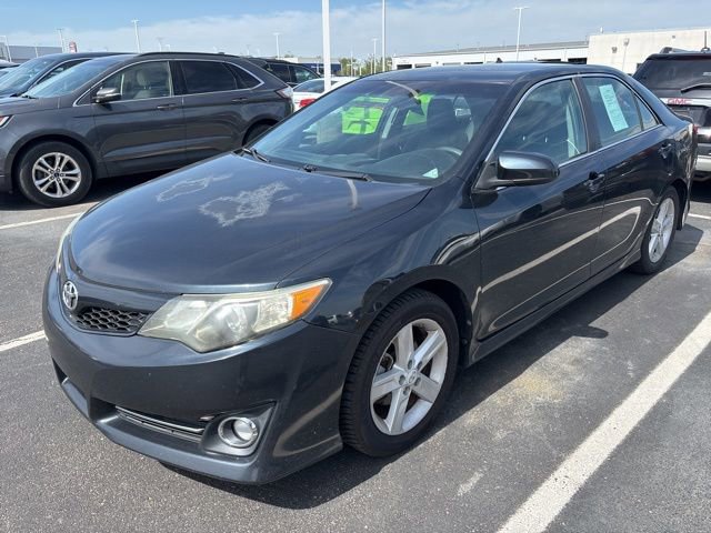 Used 2012 Toyota Camry SE FWD image 3