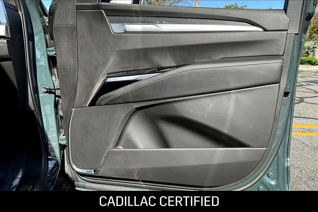 Used 2025 Cadillac Escalade ESV V w/ LPO, ONYX Package image 21