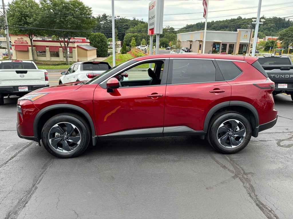 Certified 2026 Nissan Rogue SV AWD/4WD image 4