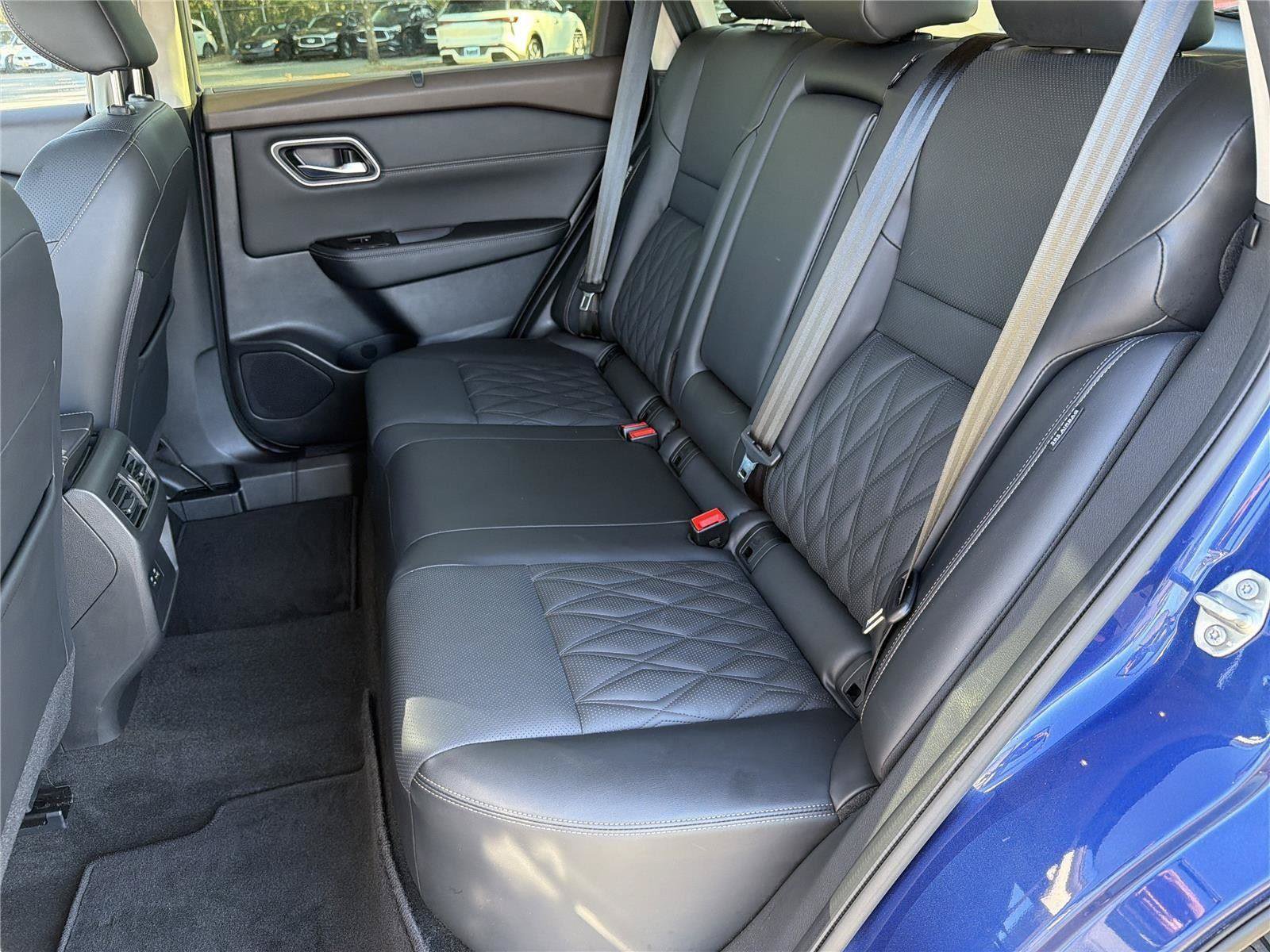 Used 2023 Nissan Rogue Platinum AWD/4WD image 35