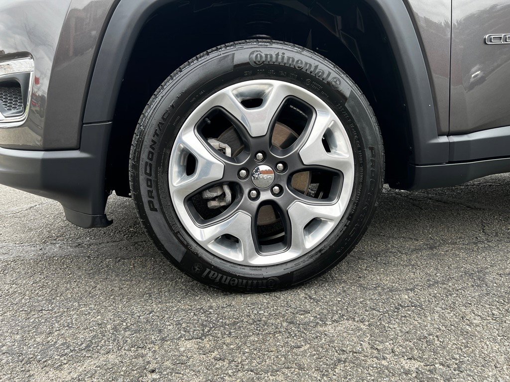 Certified 2019 Jeep Compass Limited w/ Safety & Security Group image 24