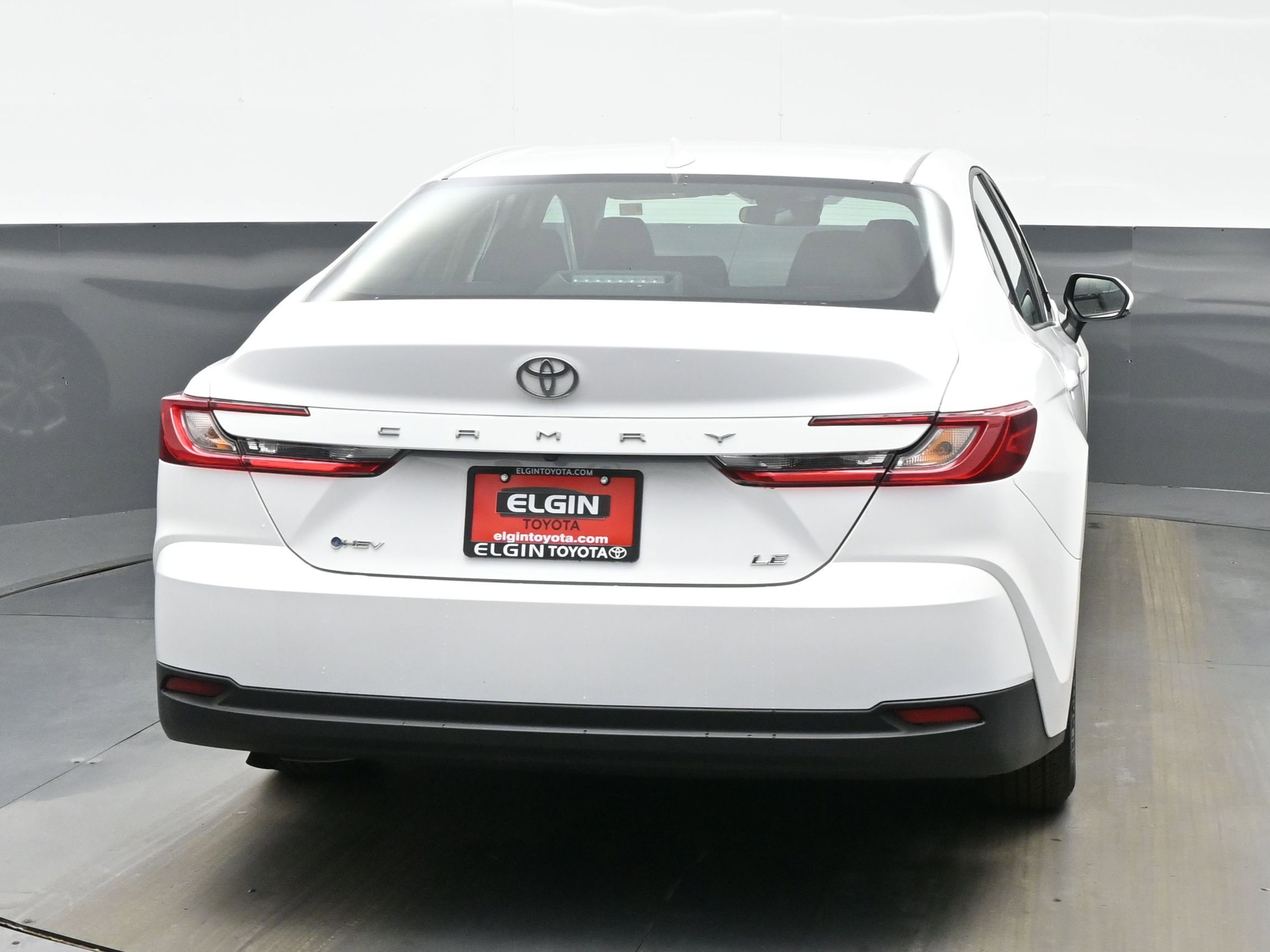 Used 2025 Toyota Camry LE image 5