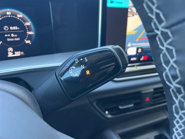 Certified 2025 Volkswagen Tiguan SE image 16