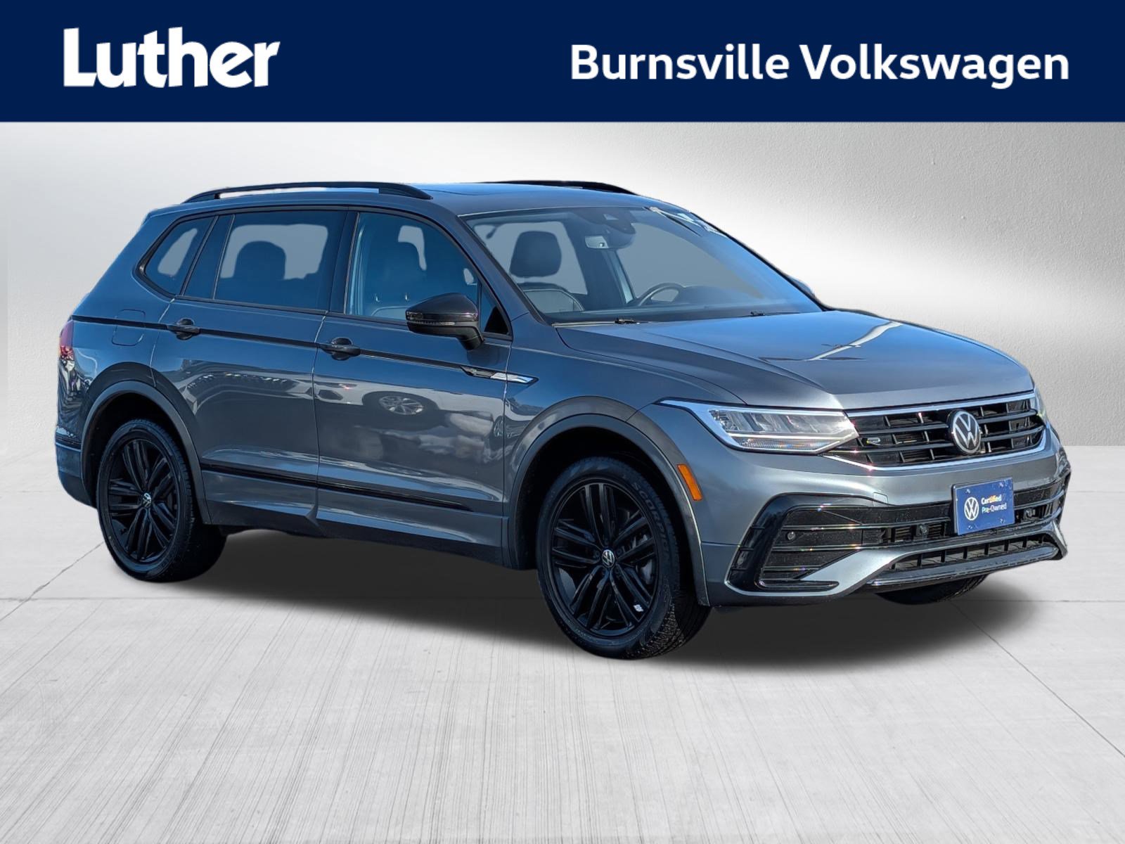 Used 2022 Volkswagen Tiguan SE R-Line image 1