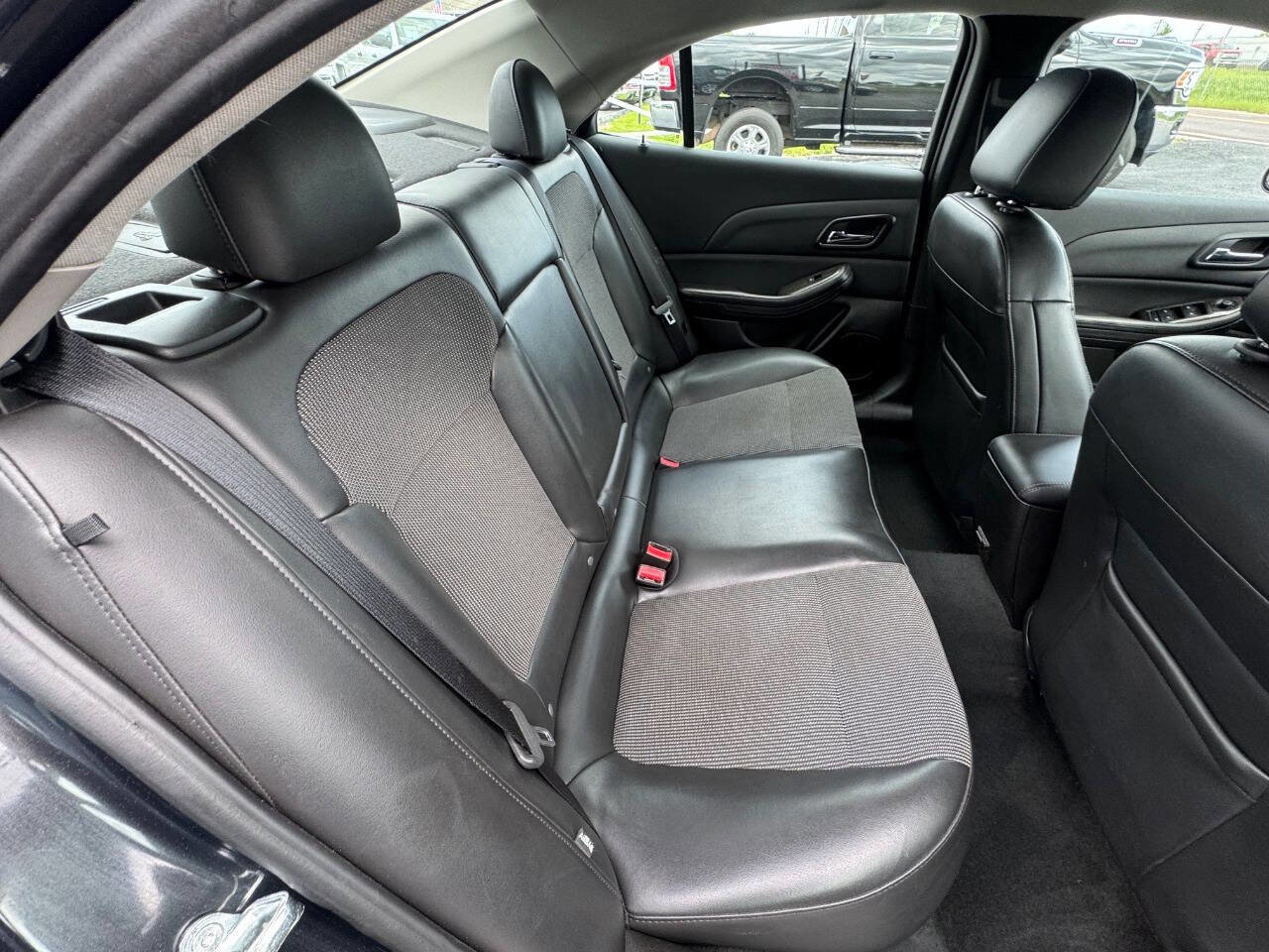 Used 2015 Chevrolet Malibu LT FWD image 11