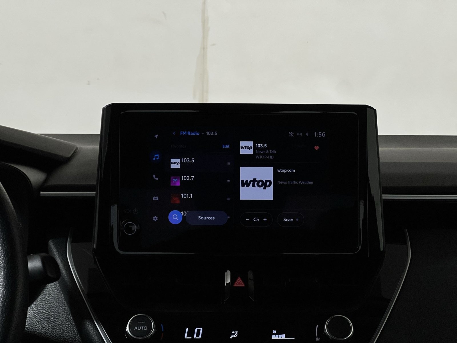 Used 2024 Toyota Corolla LE FWD image 16