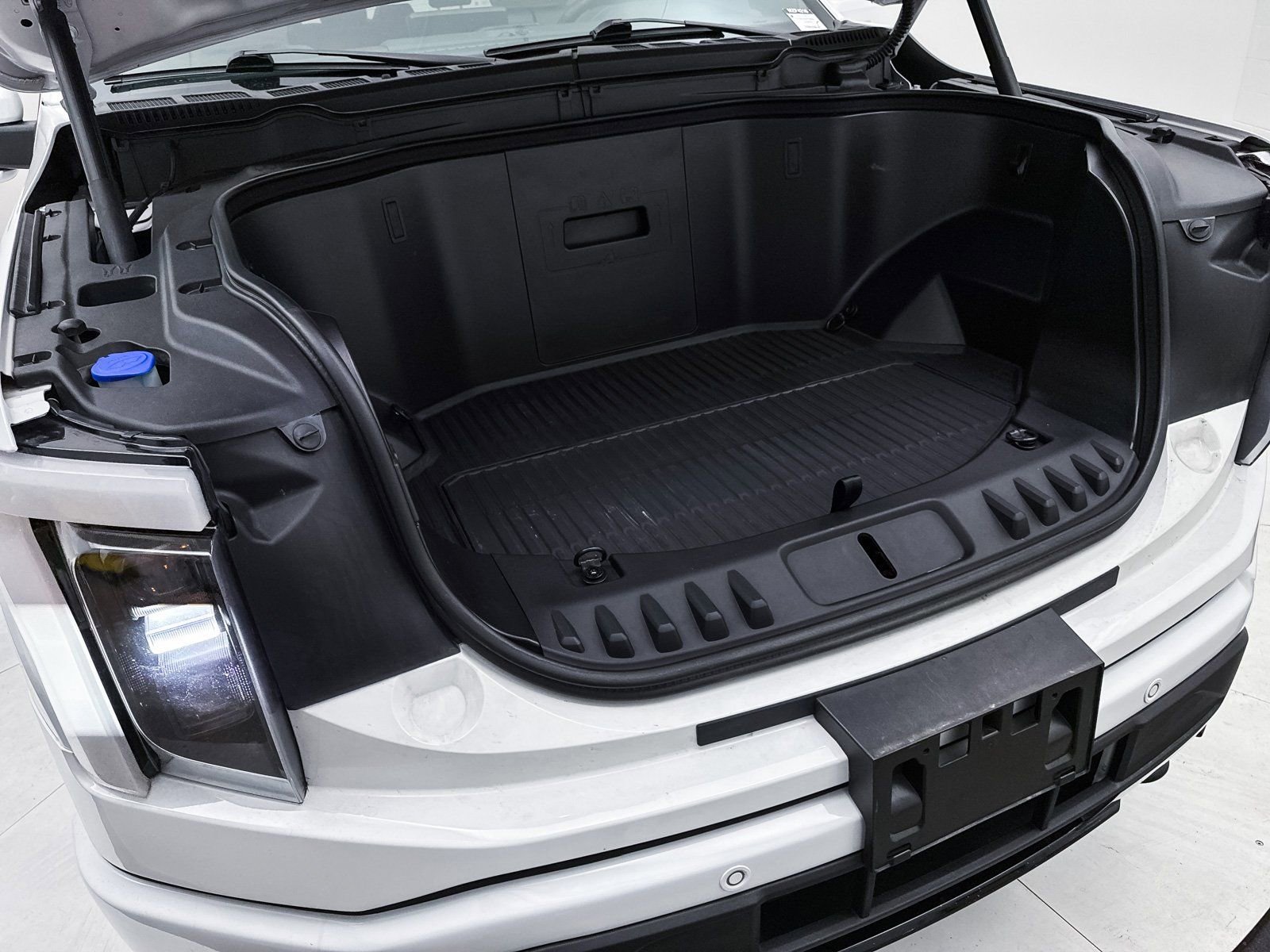 Used 2023 Ford F150 Lightning Platinum image 11