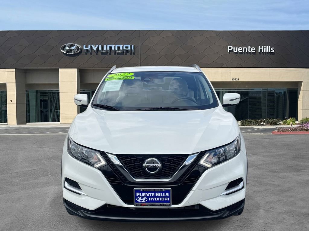 Used 2022 Nissan Rogue Sport SL image 2
