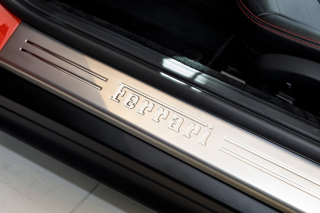 Used 2019 Ferrari 812 Superfast image 22