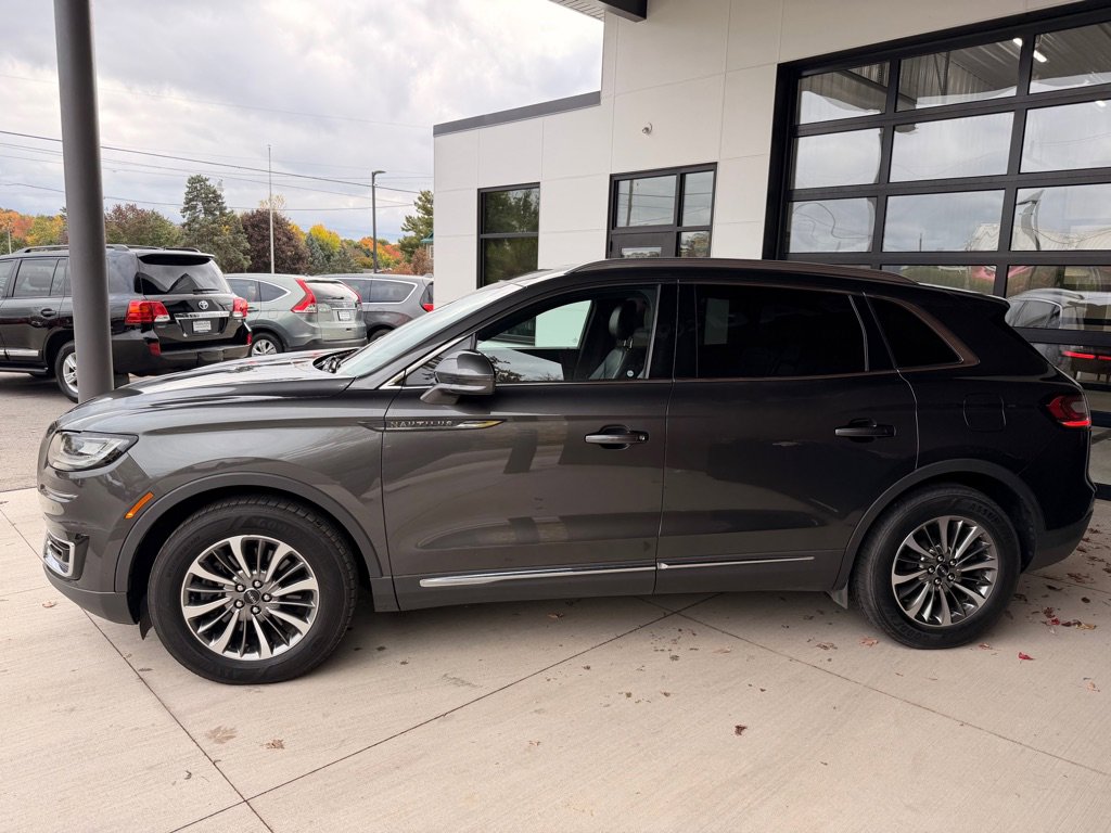 Used 2019 Lincoln Nautilus Select image 4