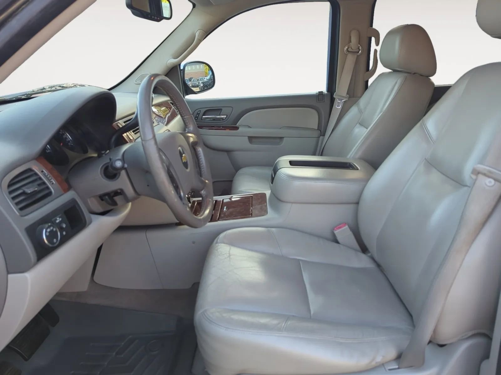 Used 2011 Chevrolet Tahoe LTZ RWD image 15