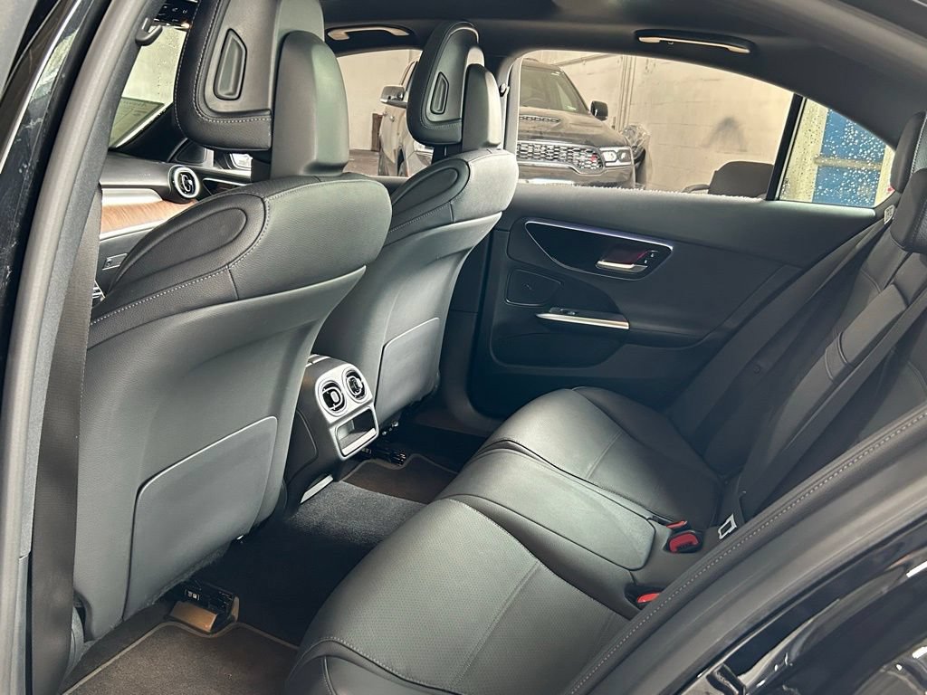 Used 2025 Mercedes-Benz C 300 4MATIC Sedan image 46
