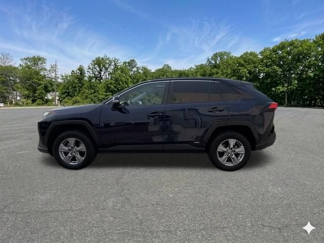 Used 2022 Toyota RAV4 XLE w/ Convenience Package AWD/4WD image 5