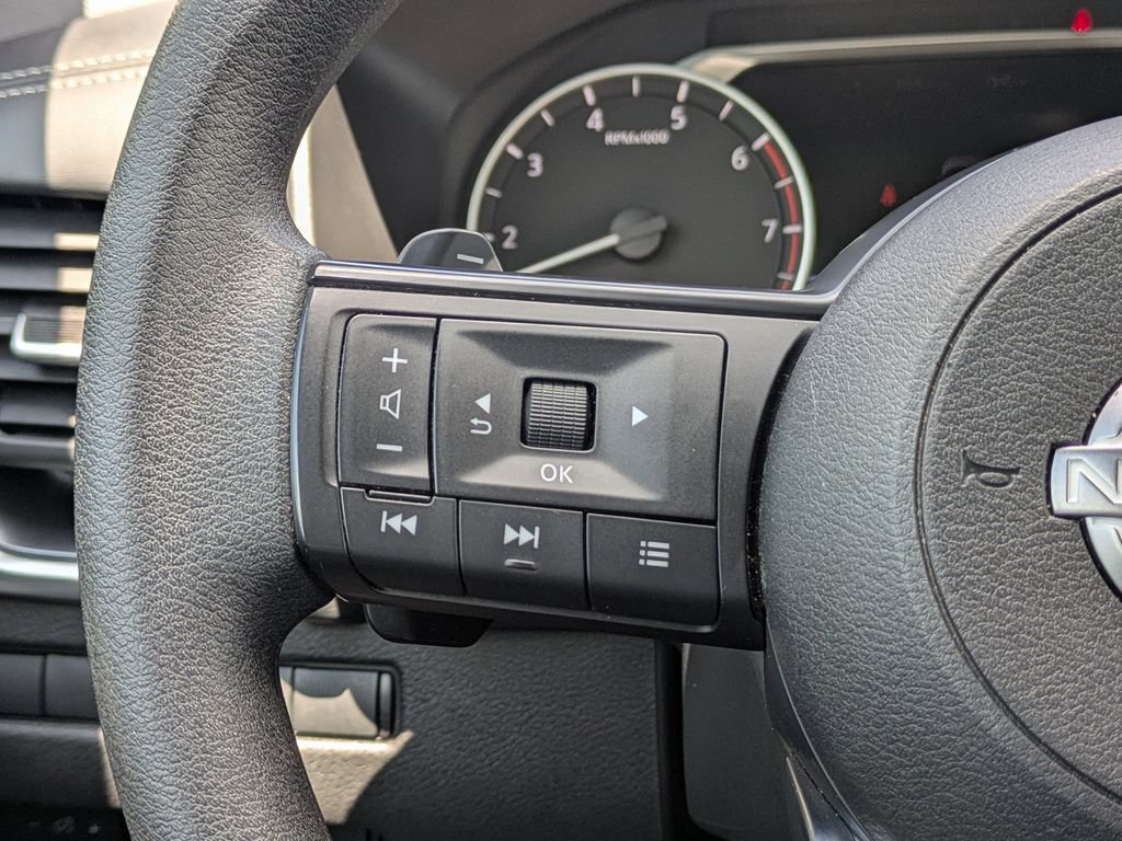 Used 2024 Nissan Rogue SV AWD/4WD image 24