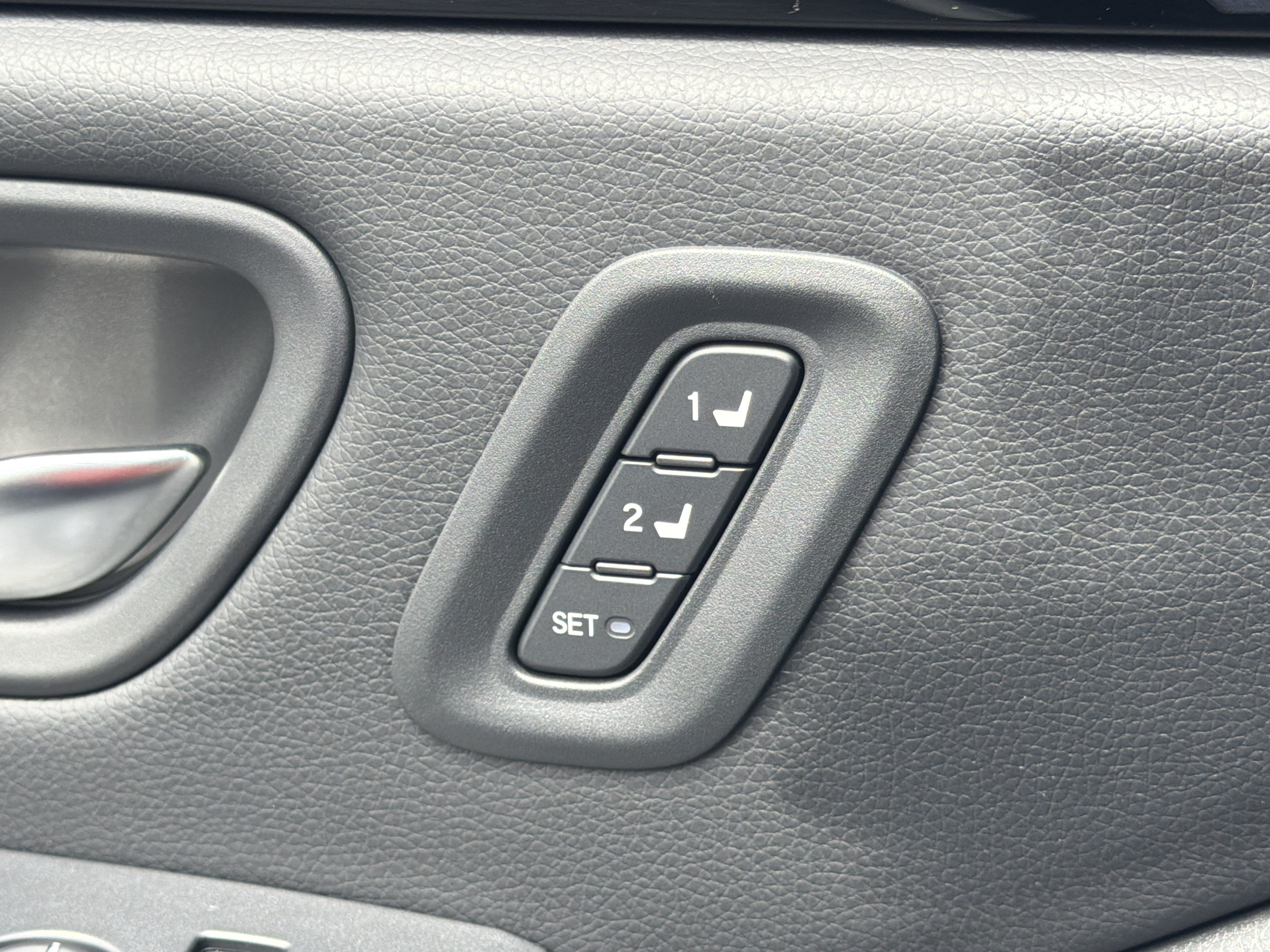 Used 2023 Honda Pilot Touring image 16