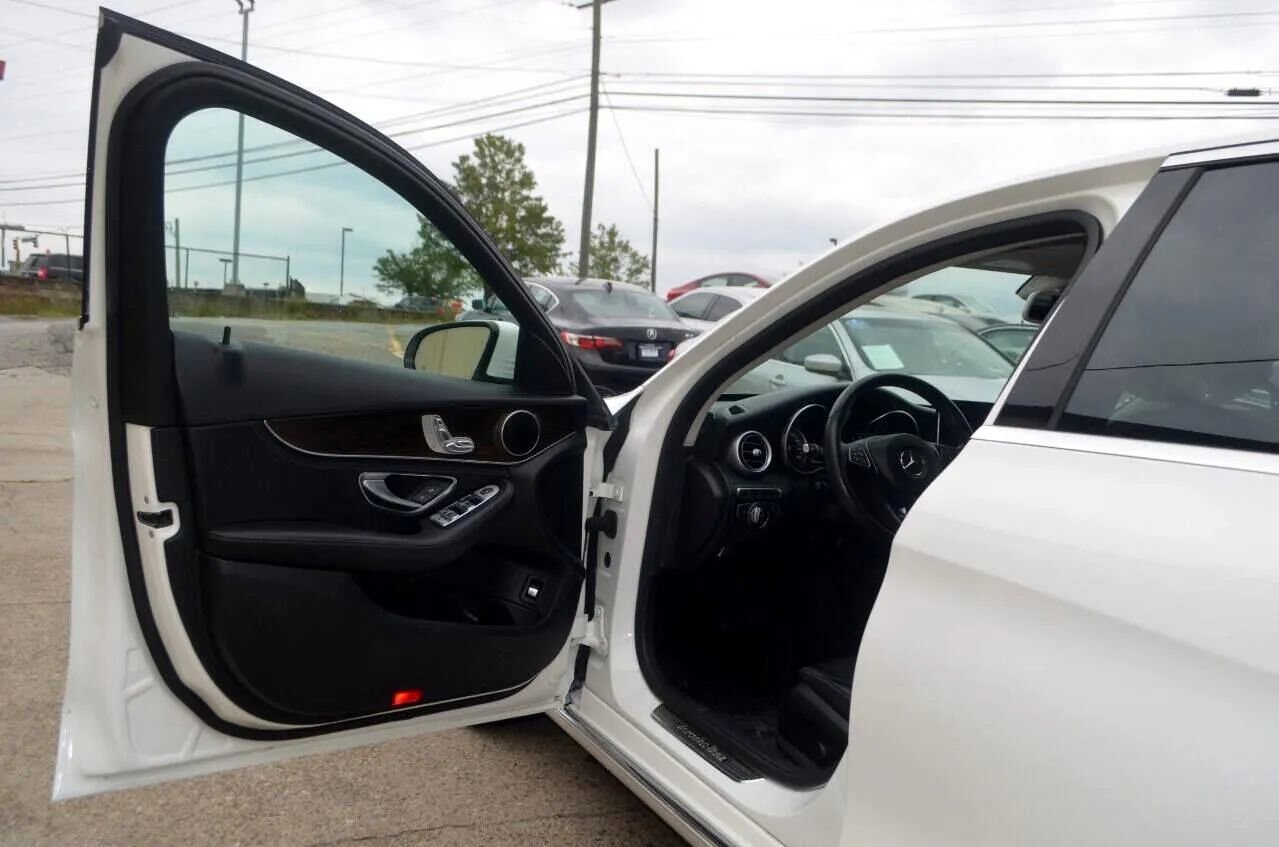 Used 2015 Mercedes-Benz C 300 Sedan image 17