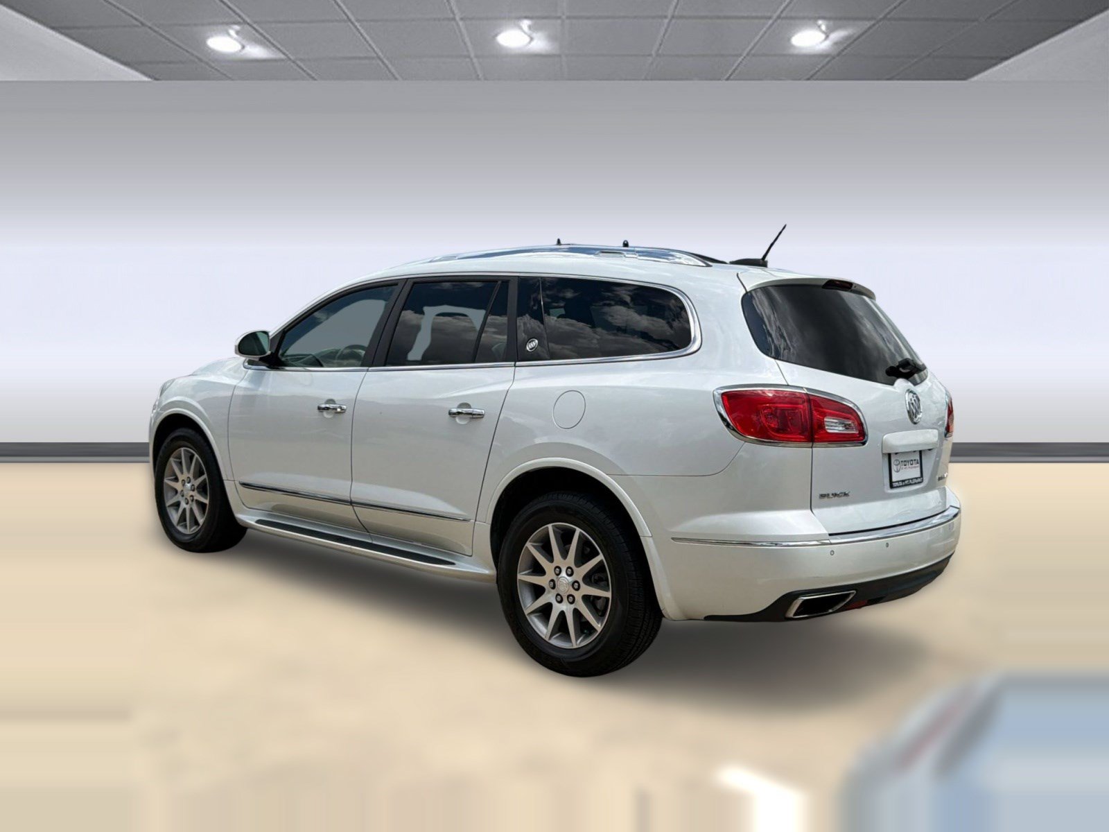 Used 2016 Buick Enclave Leather FWD image 3
